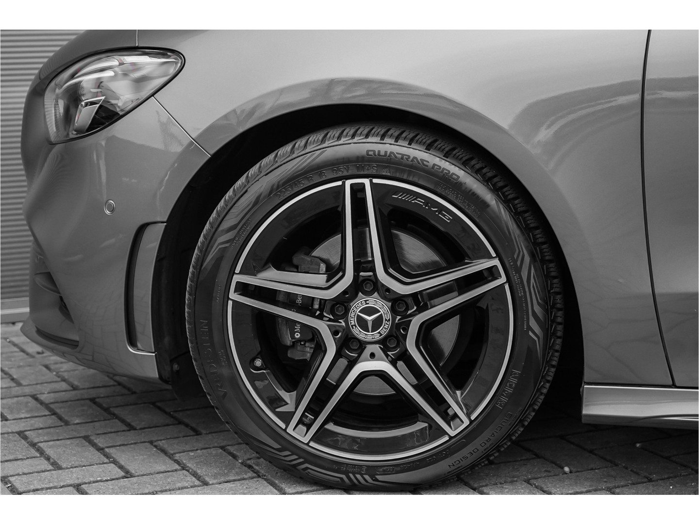 Mercedes-Benz Mercedes-Benz