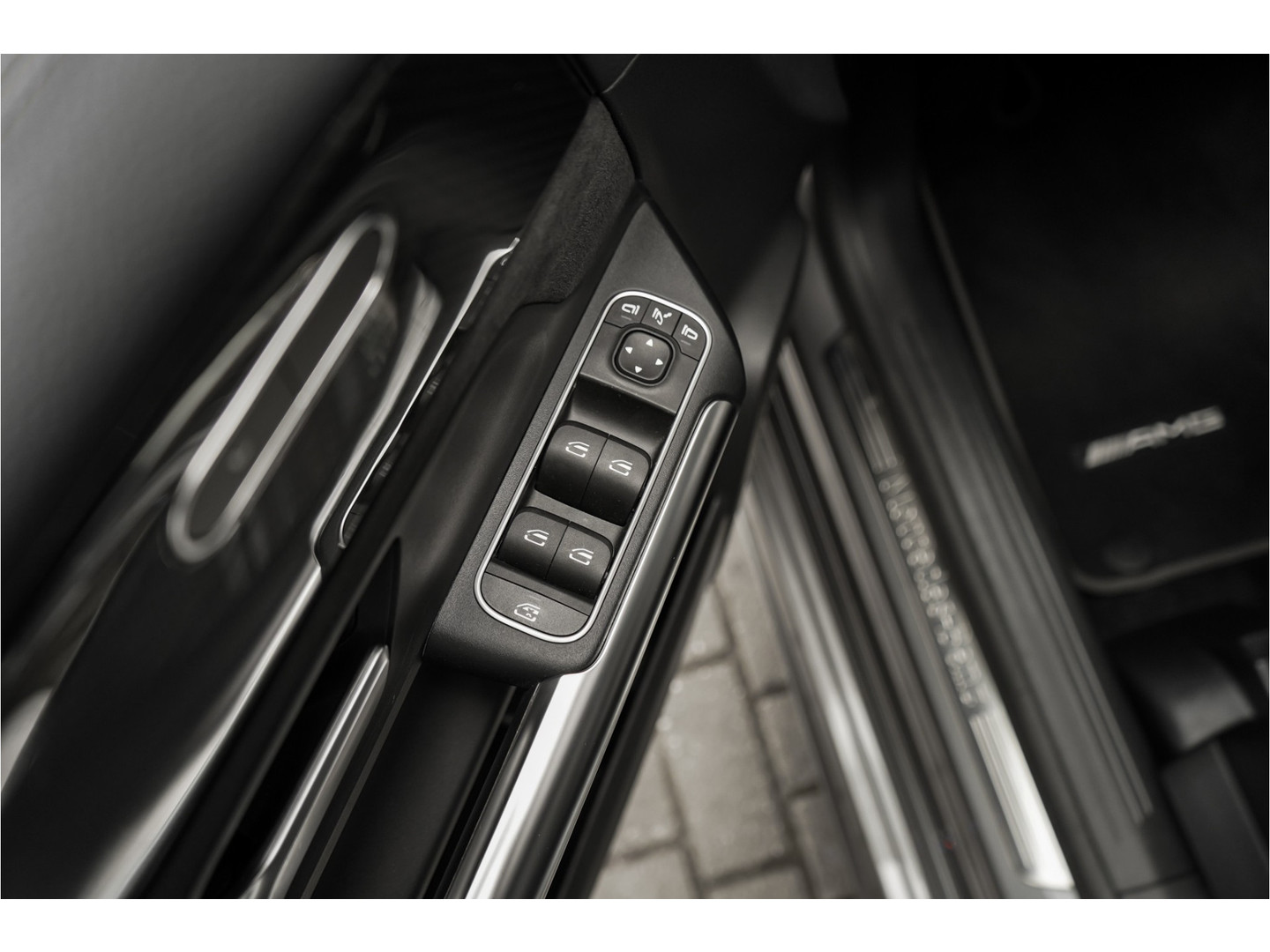 Mercedes-Benz Mercedes-Benz