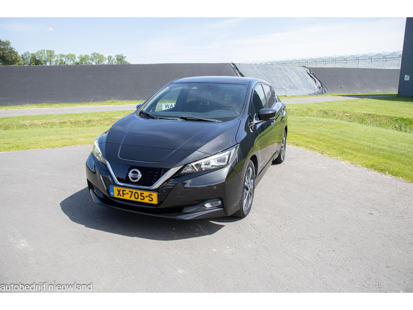 Nissan Nissan