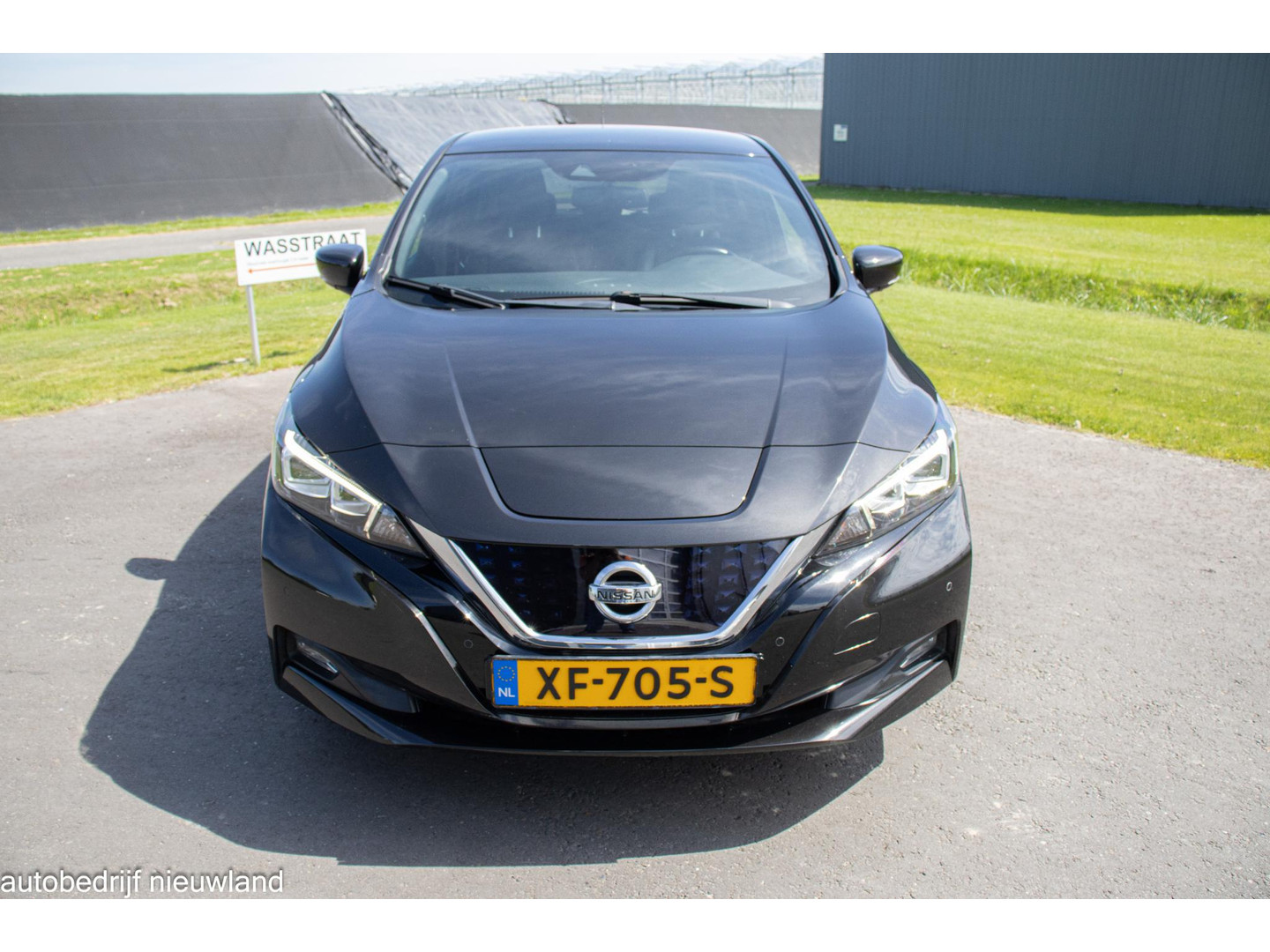 Nissan Nissan