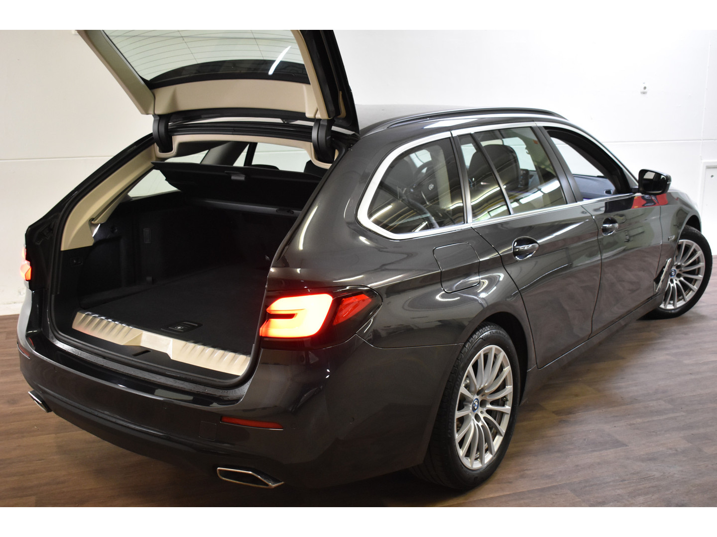 BMW BMW