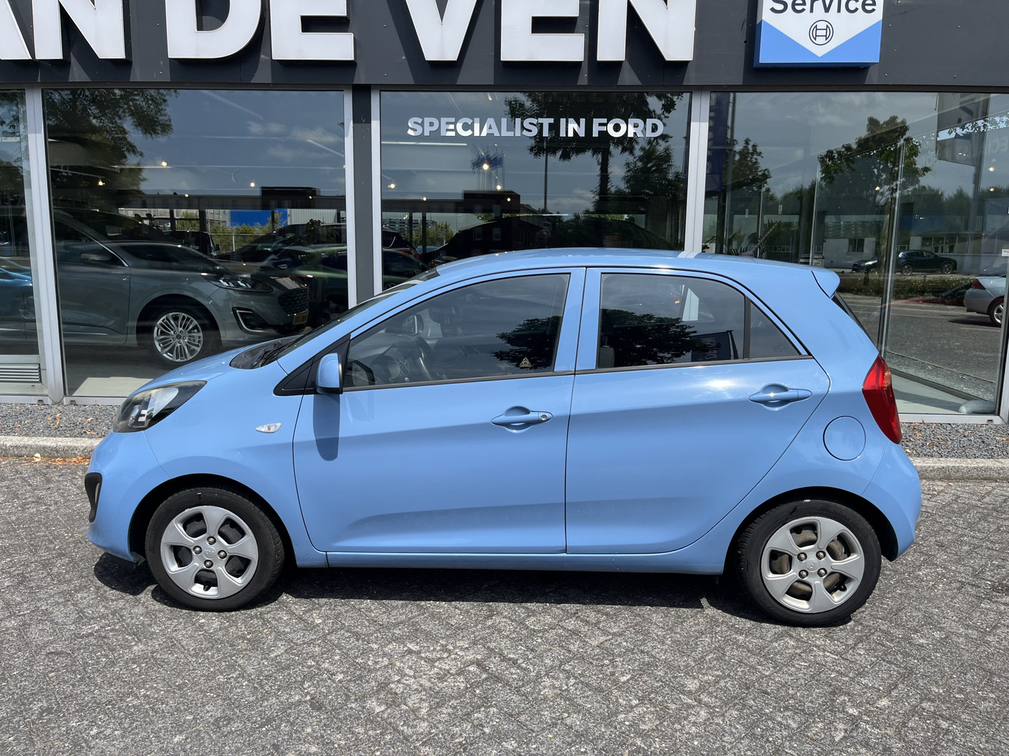 Kia