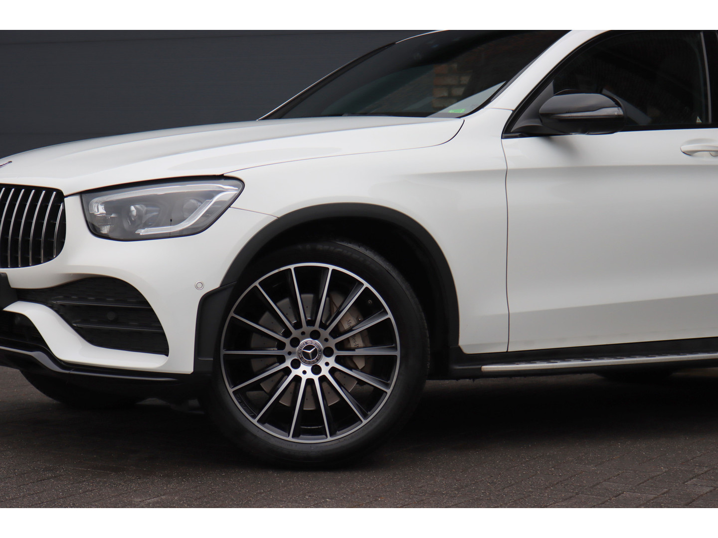 Mercedes-Benz Mercedes-Benz