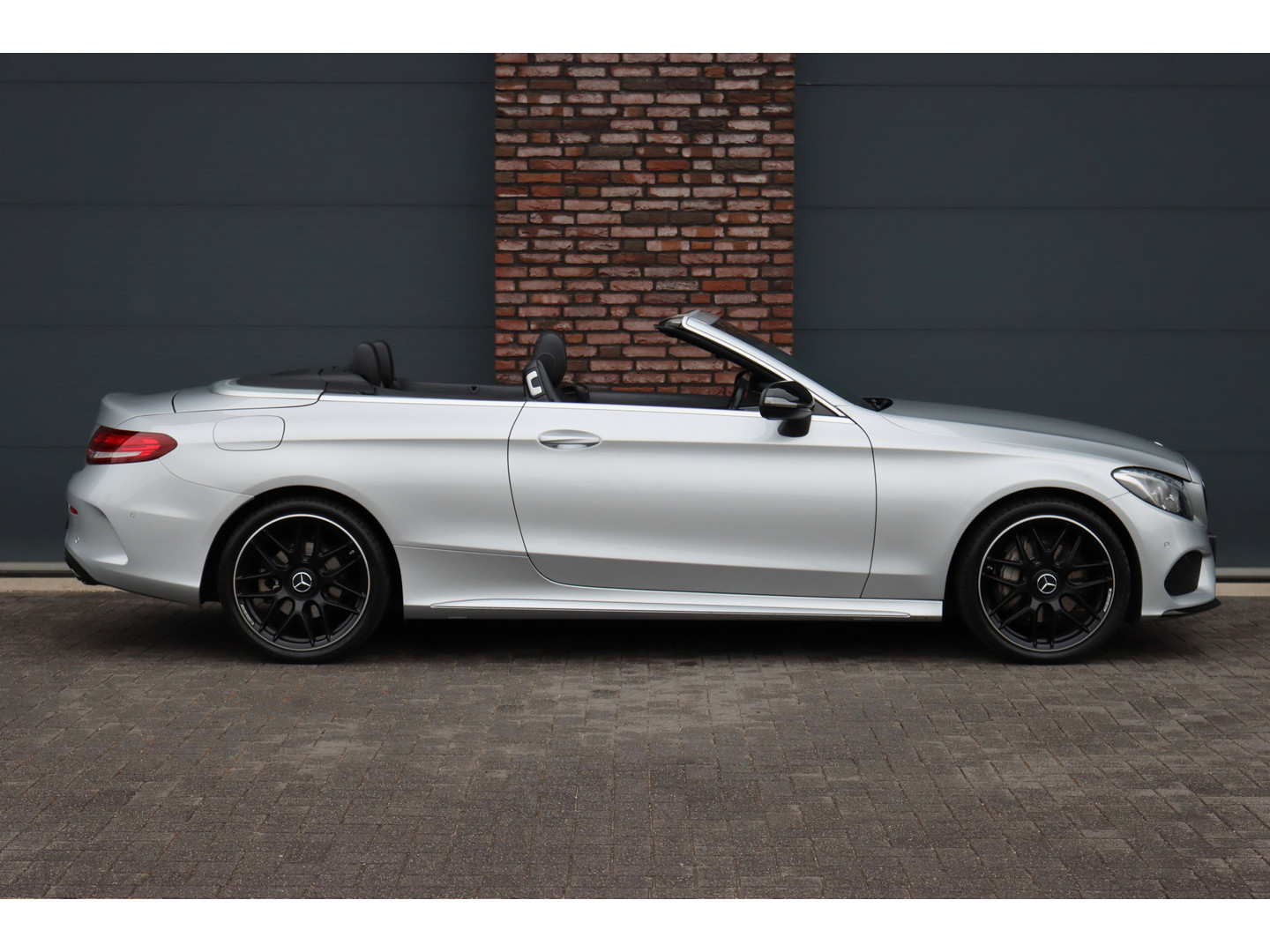 Mercedes-Benz Mercedes-Benz