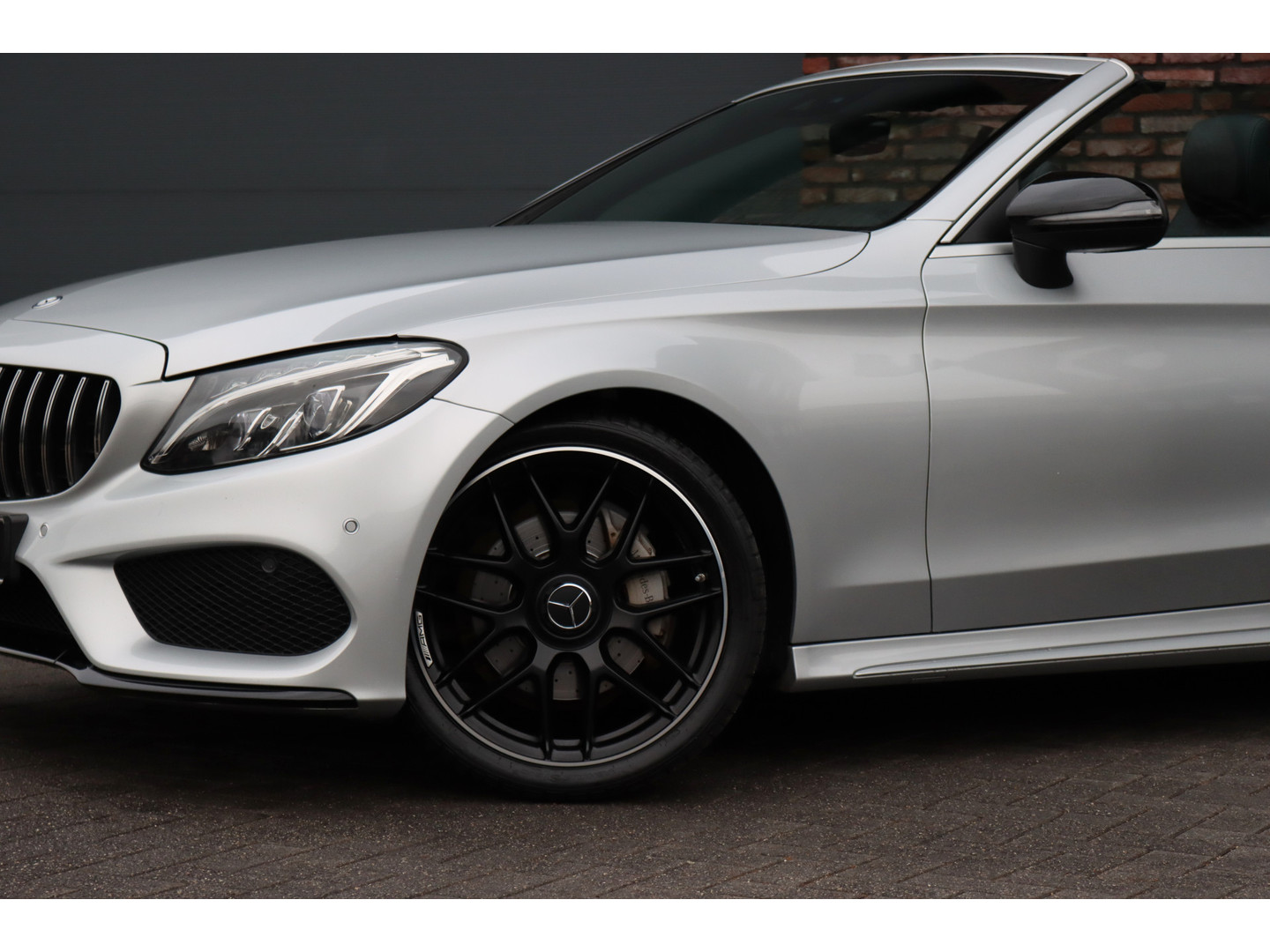 Mercedes-Benz Mercedes-Benz