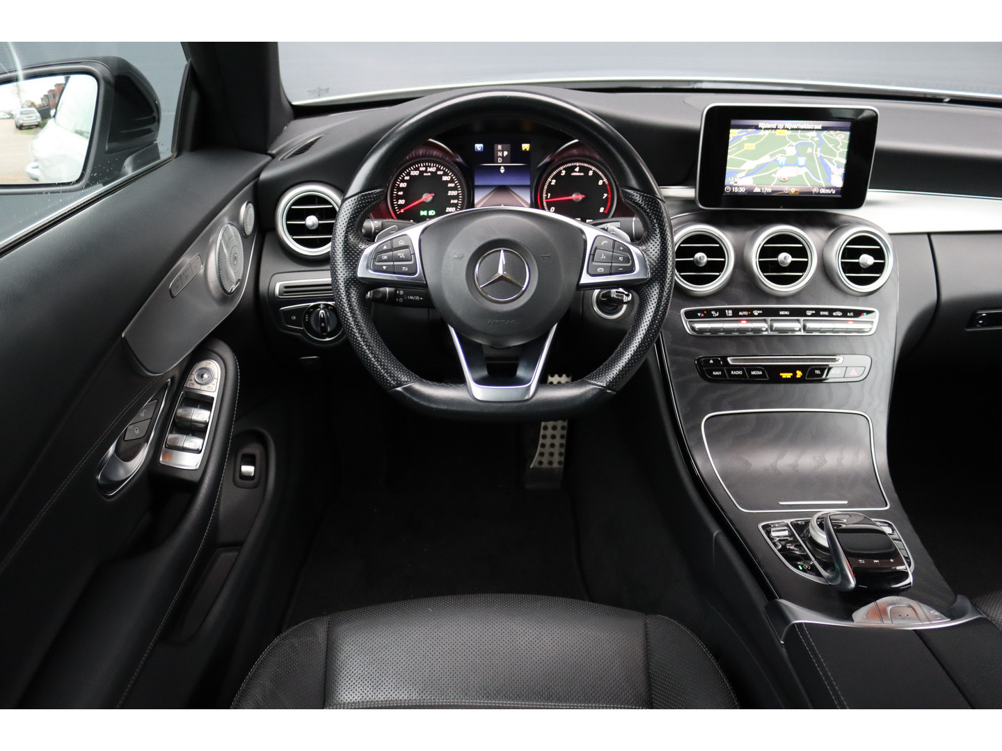 Mercedes-Benz Mercedes-Benz