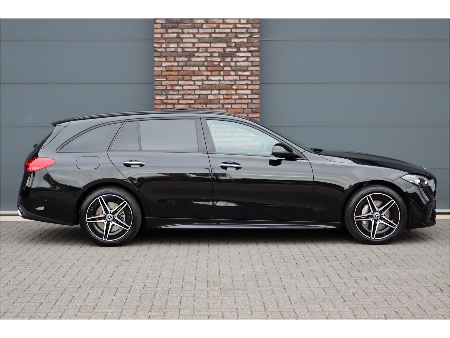 Mercedes-Benz Mercedes-Benz
