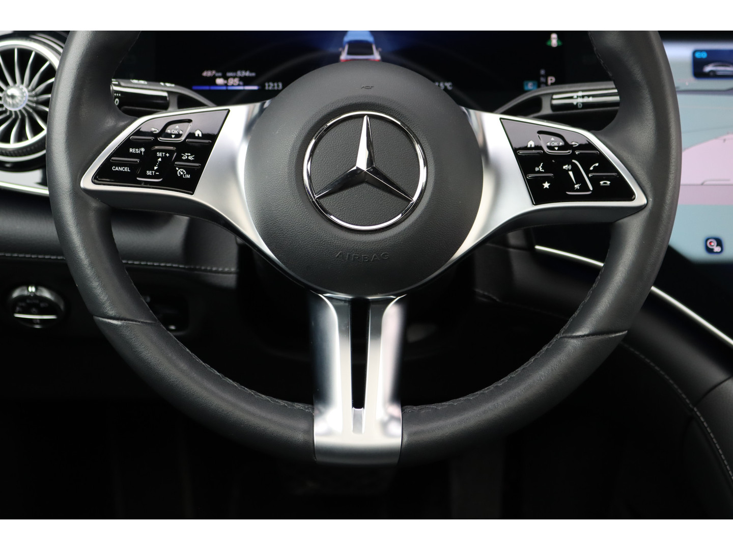 Mercedes-Benz Mercedes-Benz