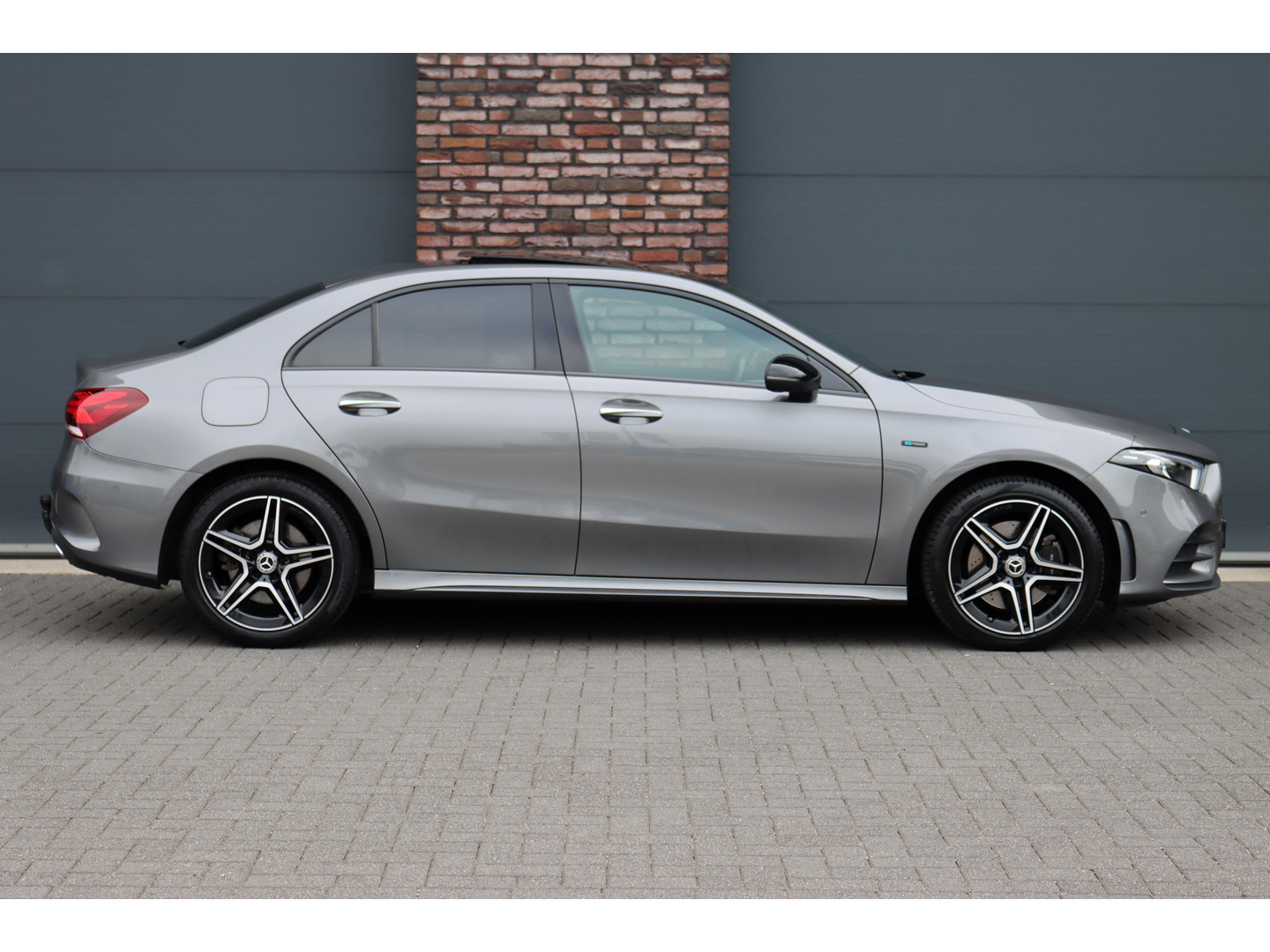 Mercedes-Benz Mercedes-Benz