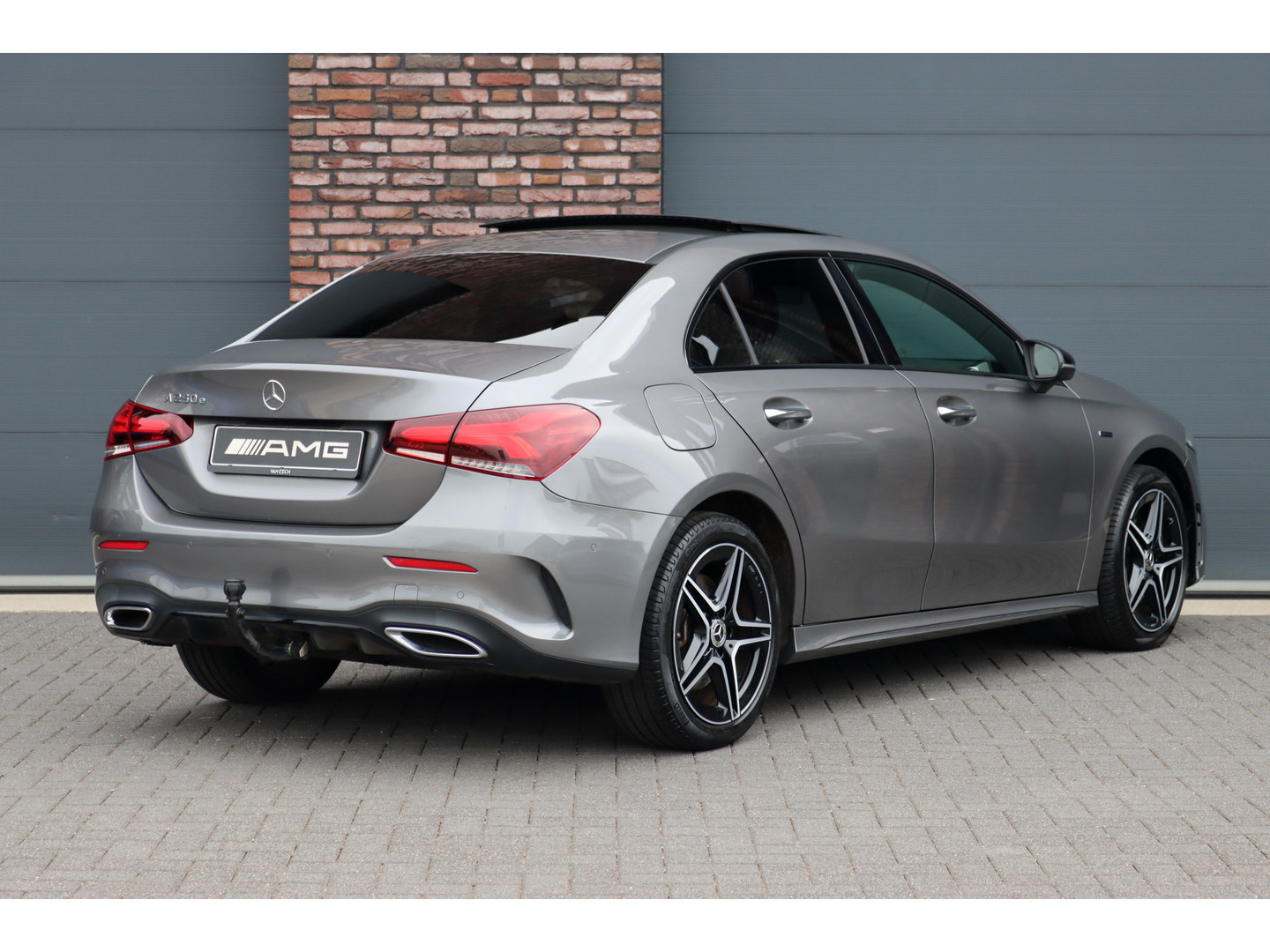 Mercedes-Benz Mercedes-Benz