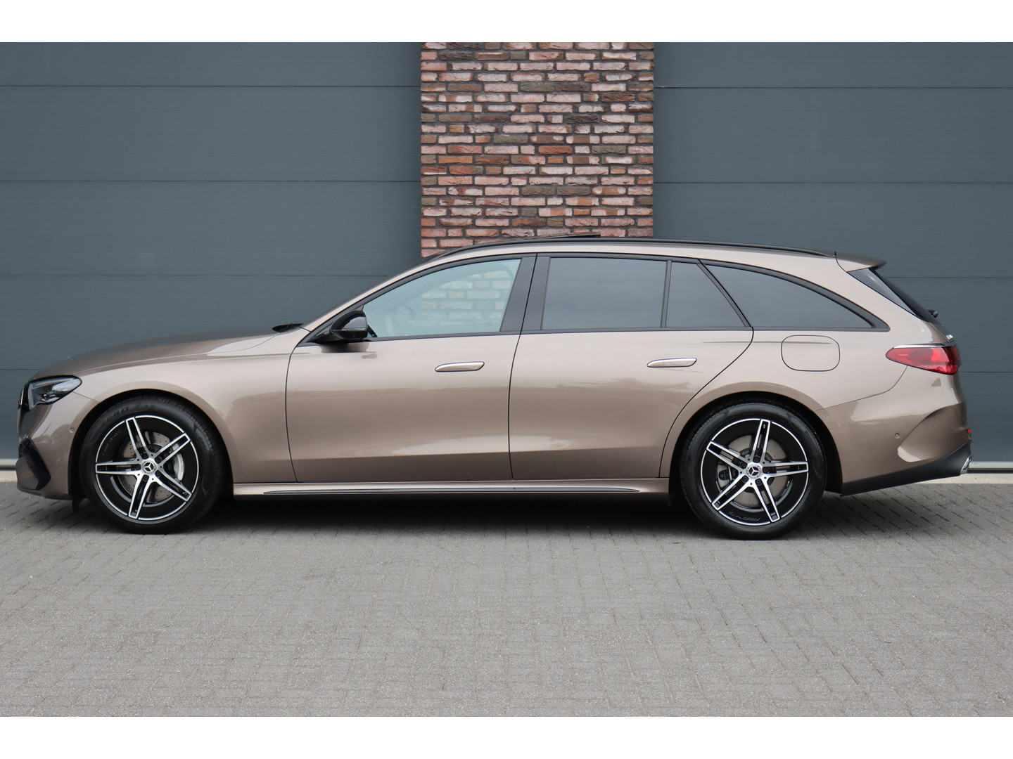 Mercedes-Benz Mercedes-Benz