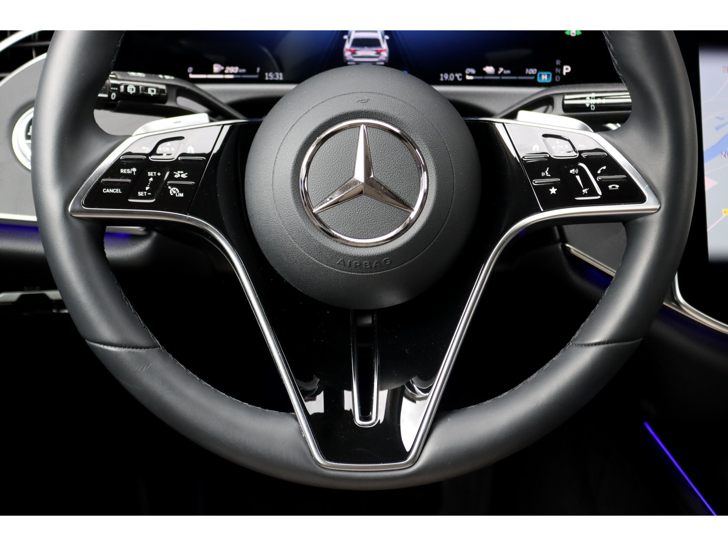 Mercedes-Benz Mercedes-Benz