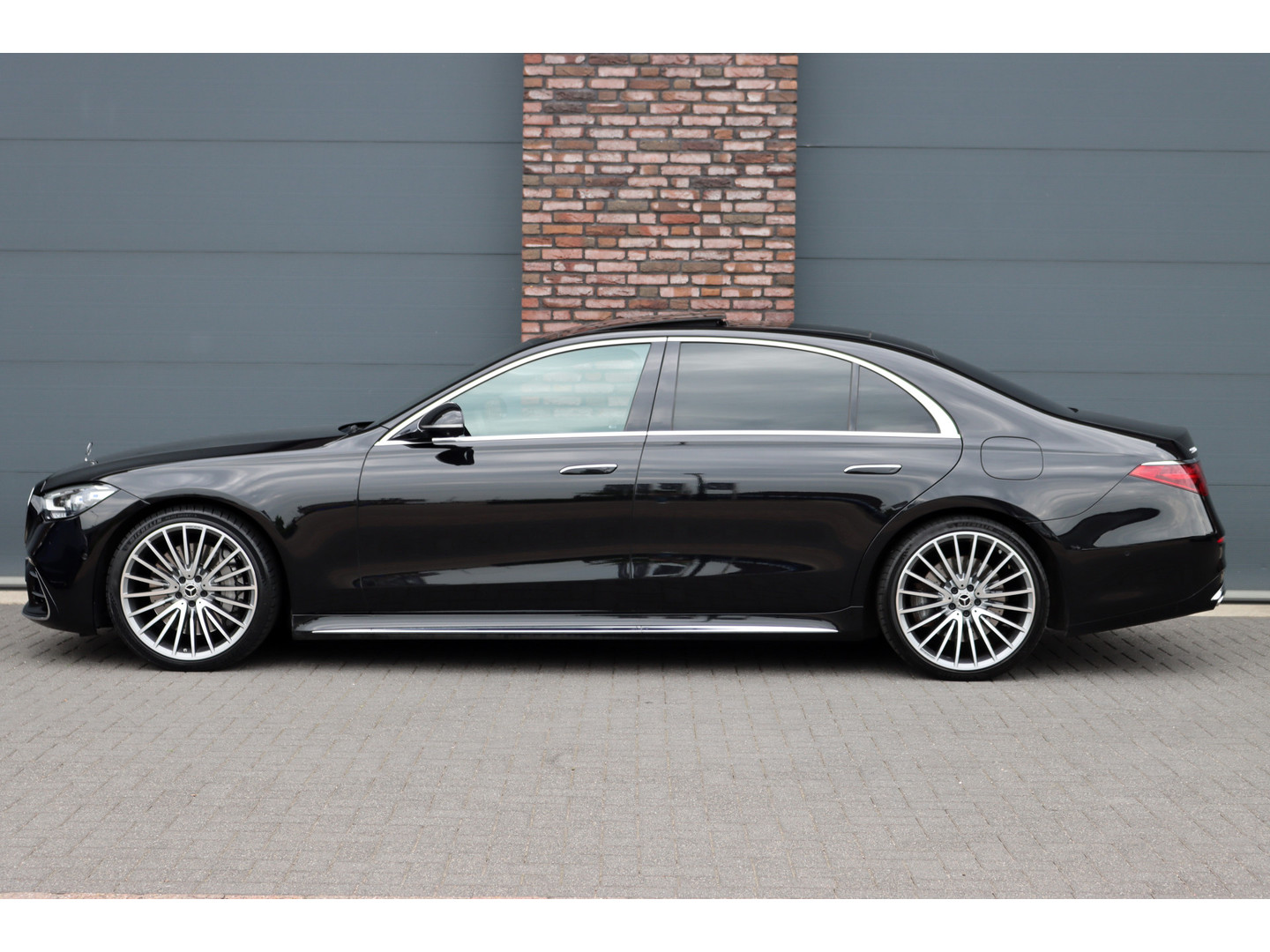 Mercedes-Benz Mercedes-Benz