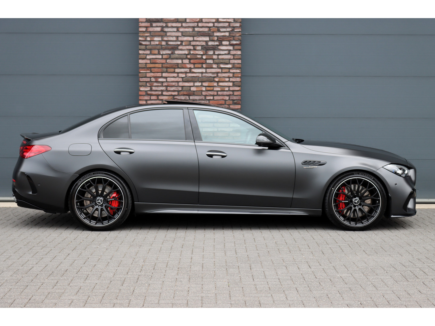 Mercedes-Benz Mercedes-Benz