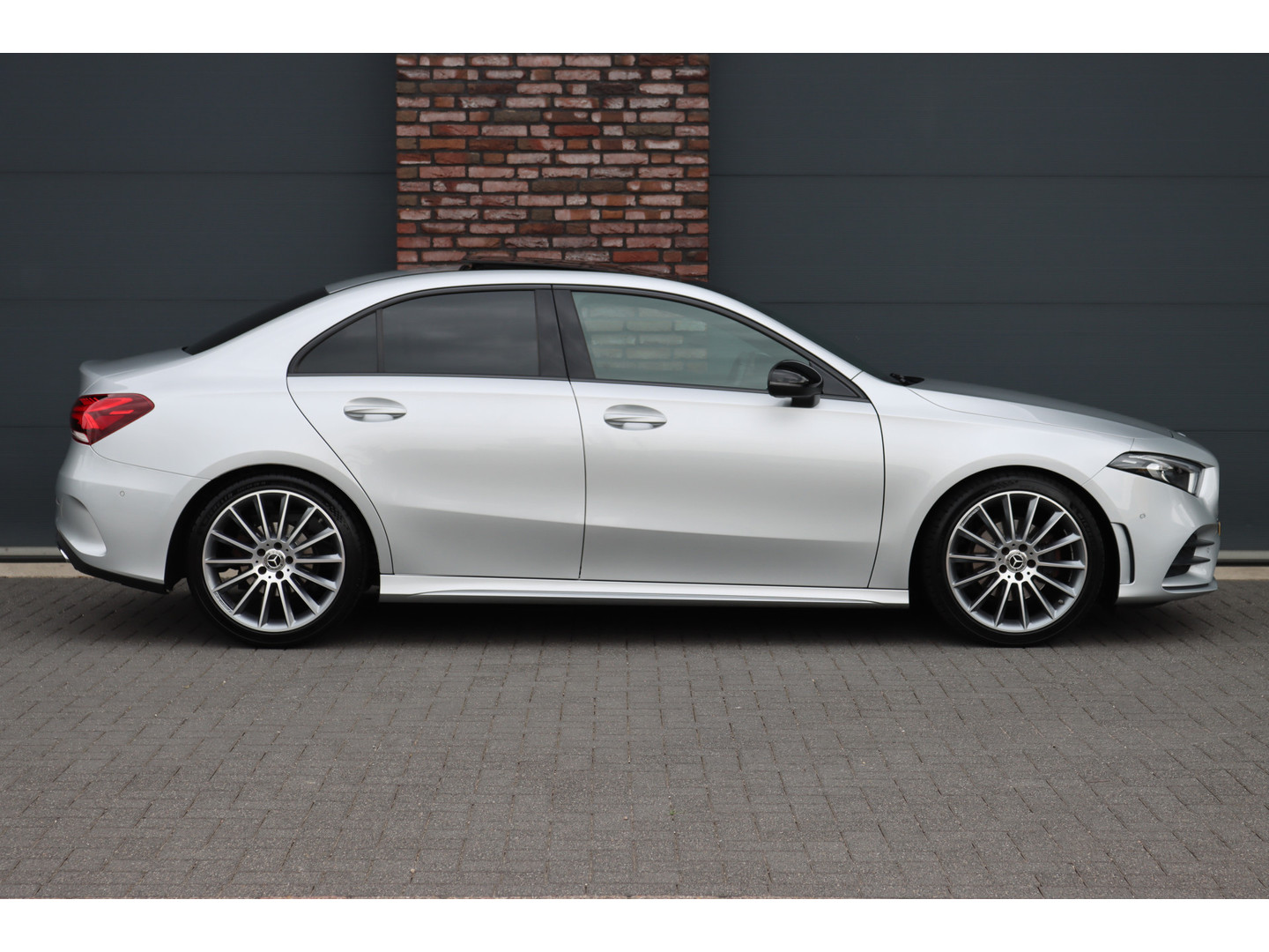 Mercedes-Benz Mercedes-Benz