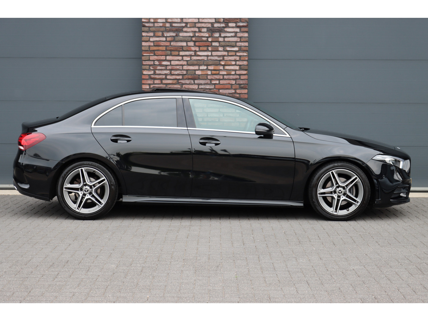 Mercedes-Benz Mercedes-Benz