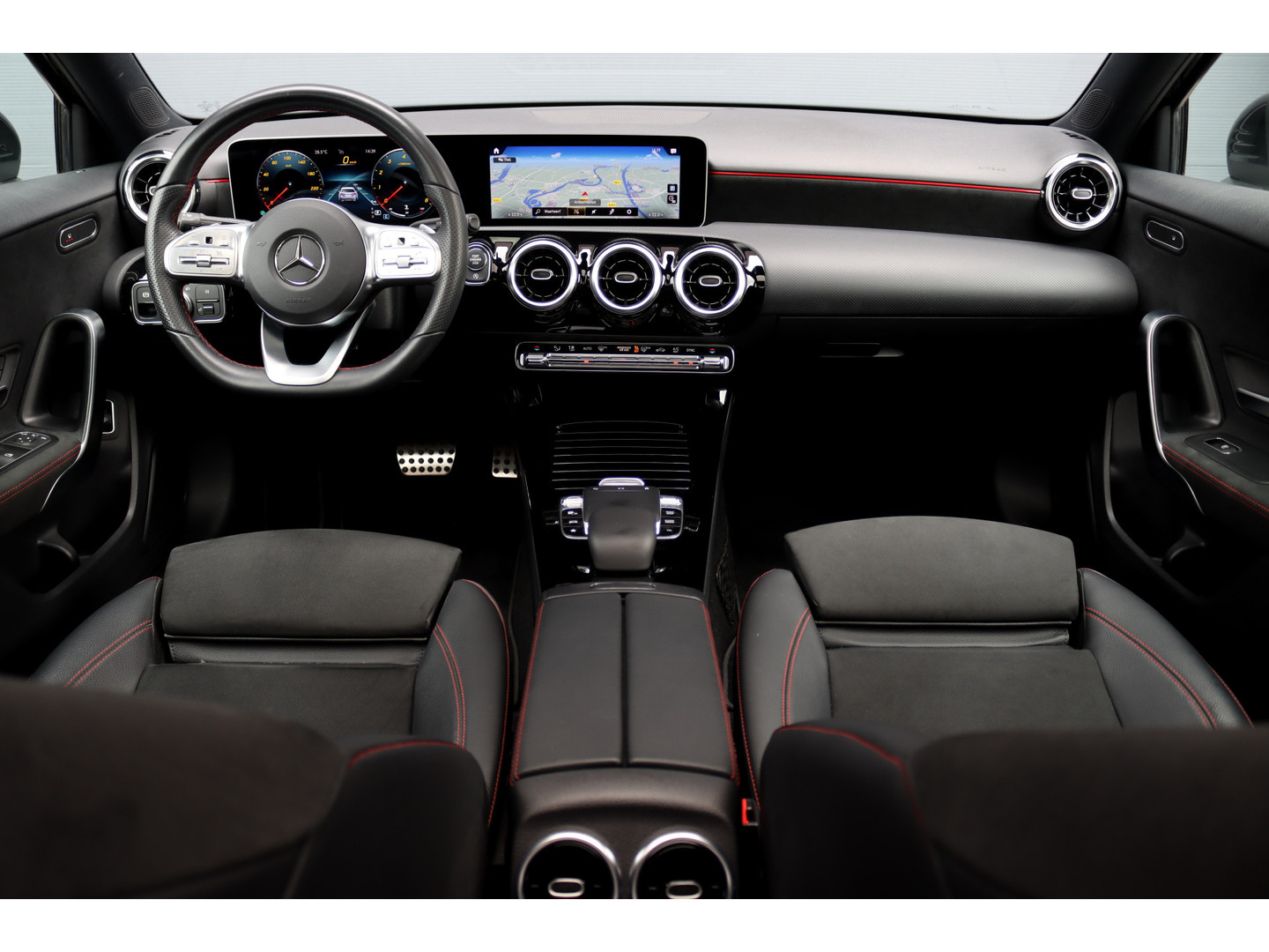 Mercedes-Benz Mercedes-Benz