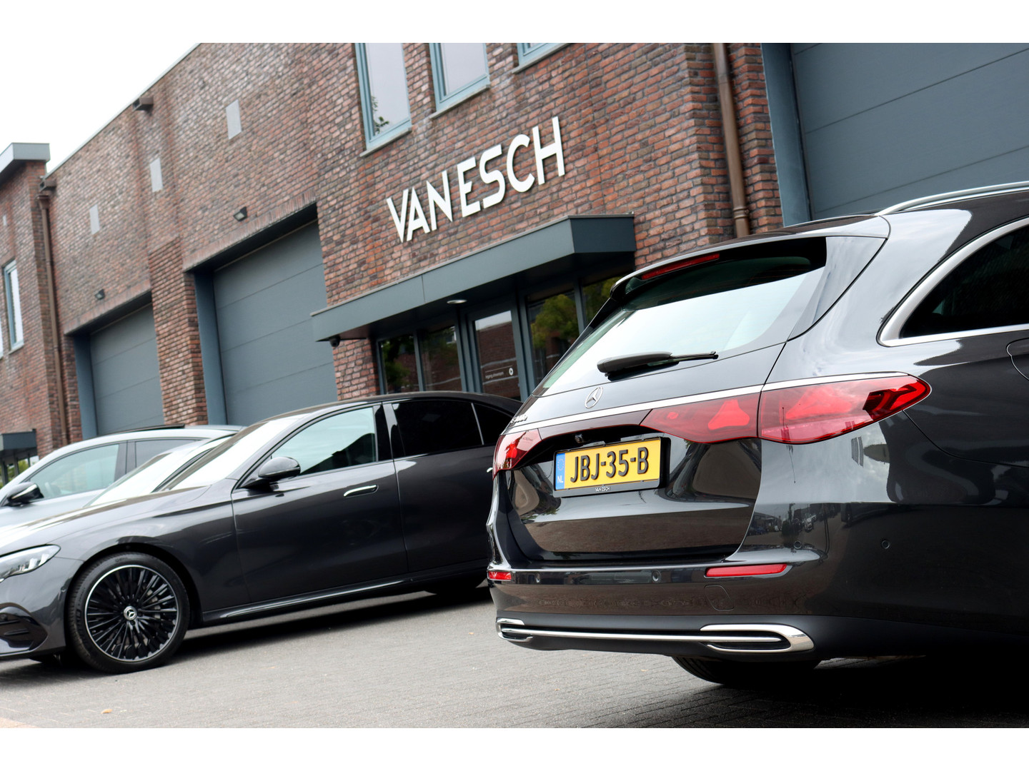 Mercedes-Benz Mercedes-Benz