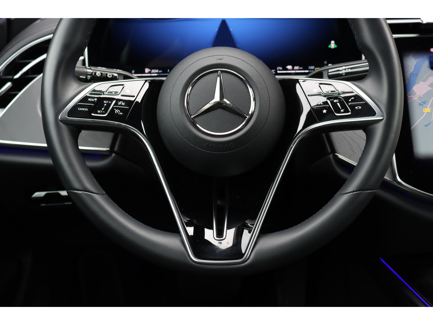 Mercedes-Benz Mercedes-Benz