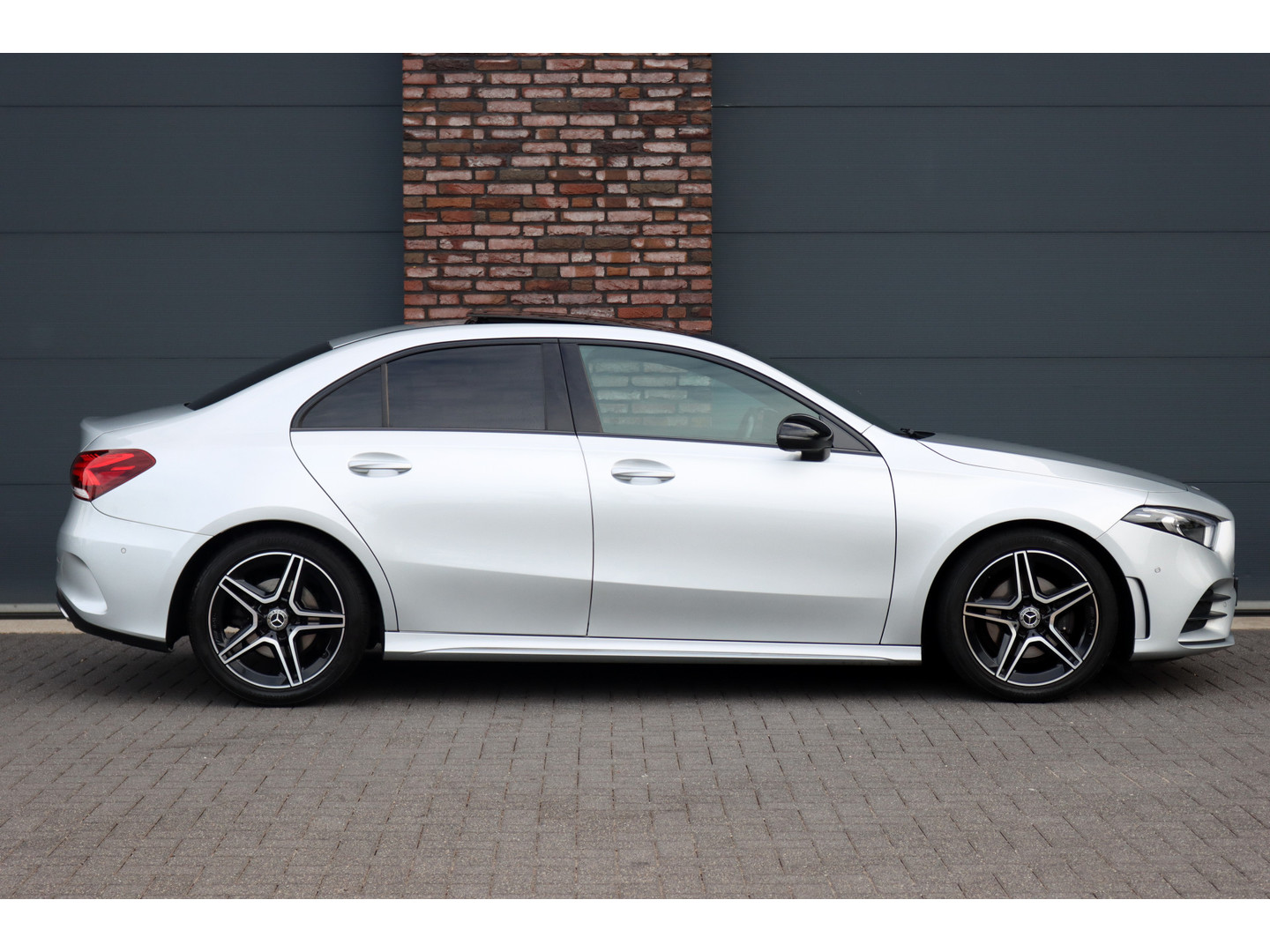 Mercedes-Benz Mercedes-Benz