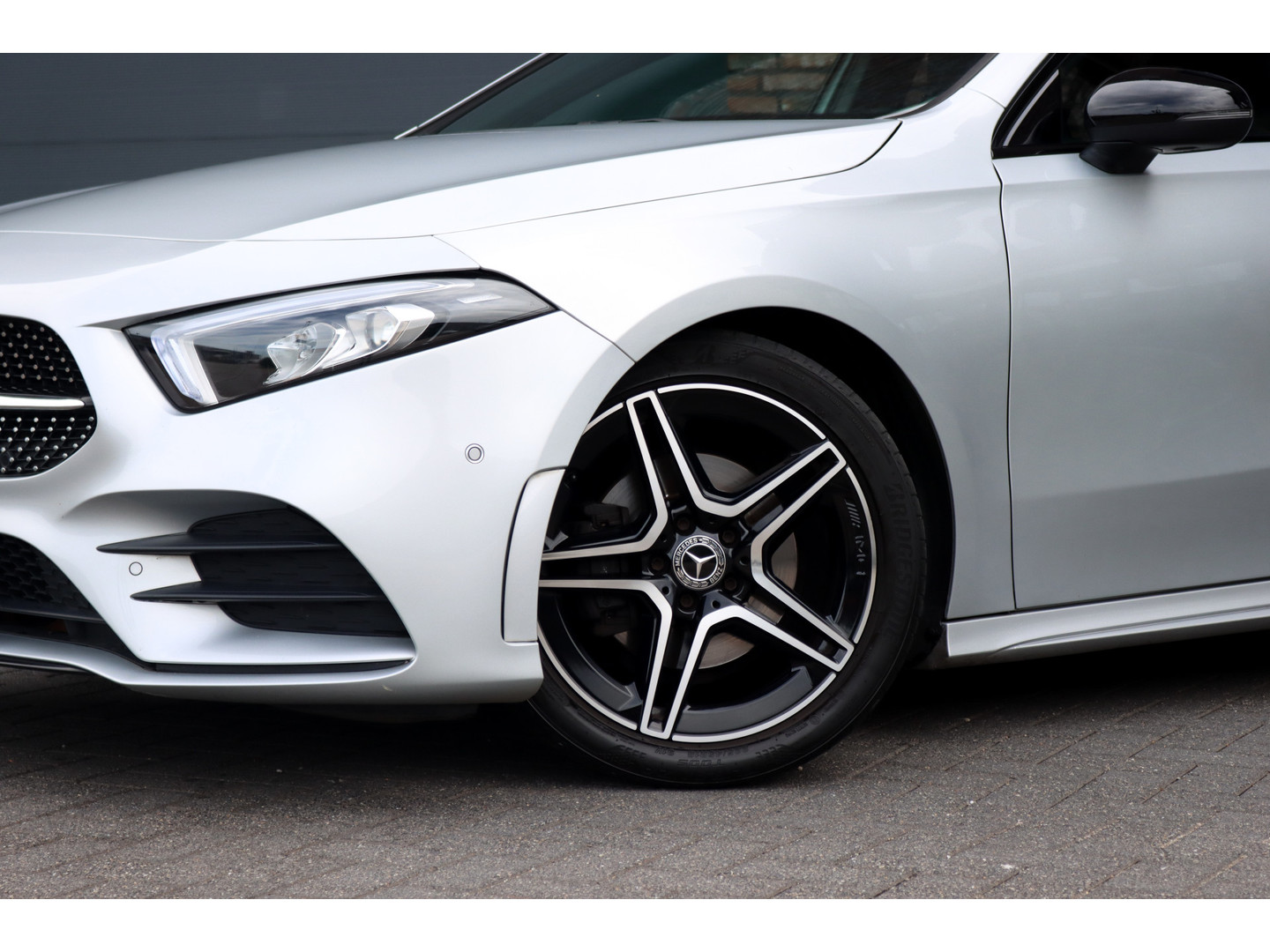 Mercedes-Benz Mercedes-Benz