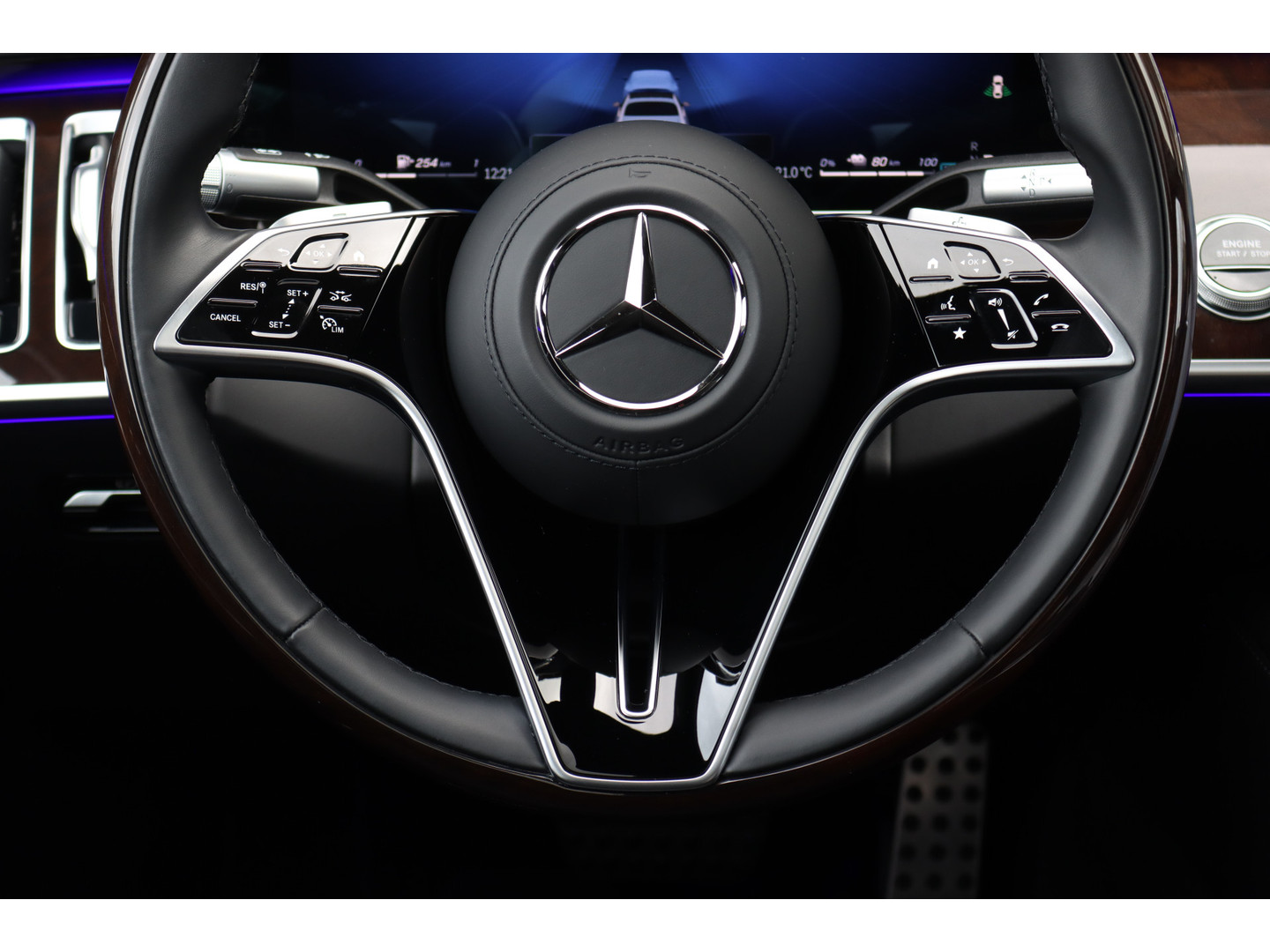 Mercedes-Benz Mercedes-Benz