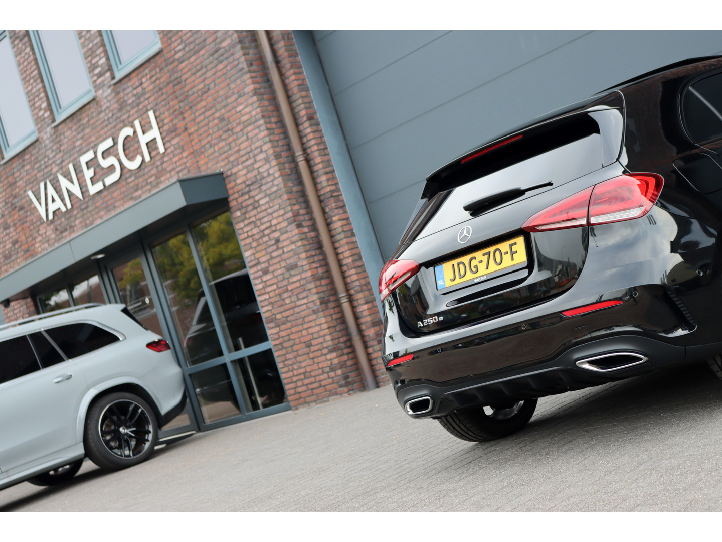 Mercedes-Benz Mercedes-Benz