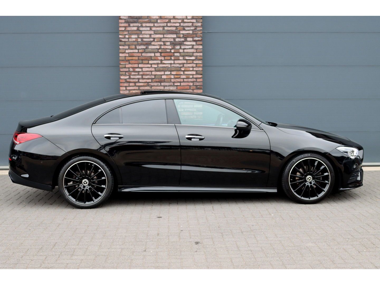 Mercedes-Benz Mercedes-Benz