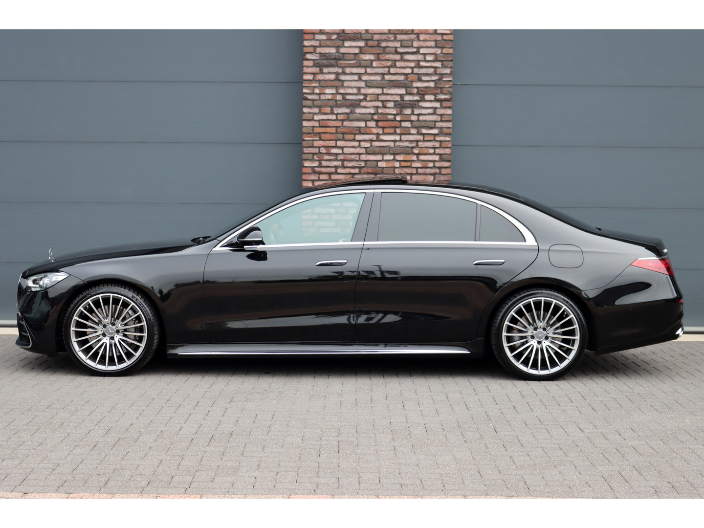 Mercedes-Benz Mercedes-Benz