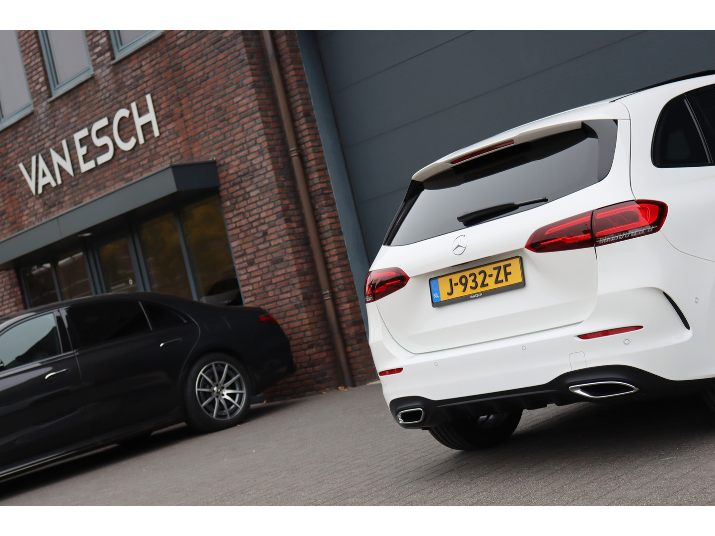 Mercedes-Benz Mercedes-Benz