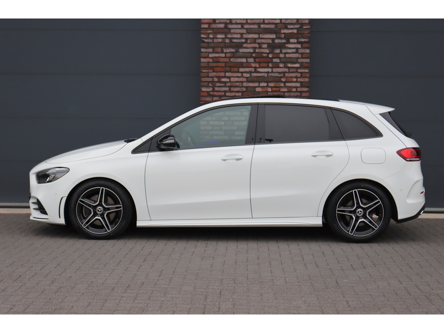 Mercedes-Benz Mercedes-Benz