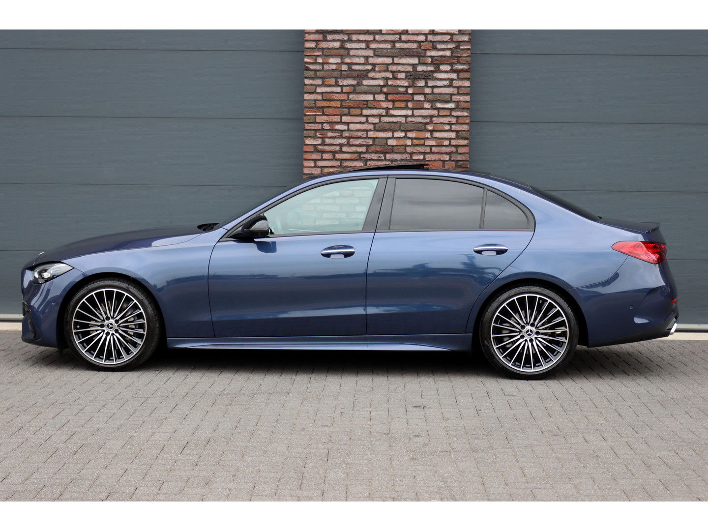 Mercedes-Benz Mercedes-Benz