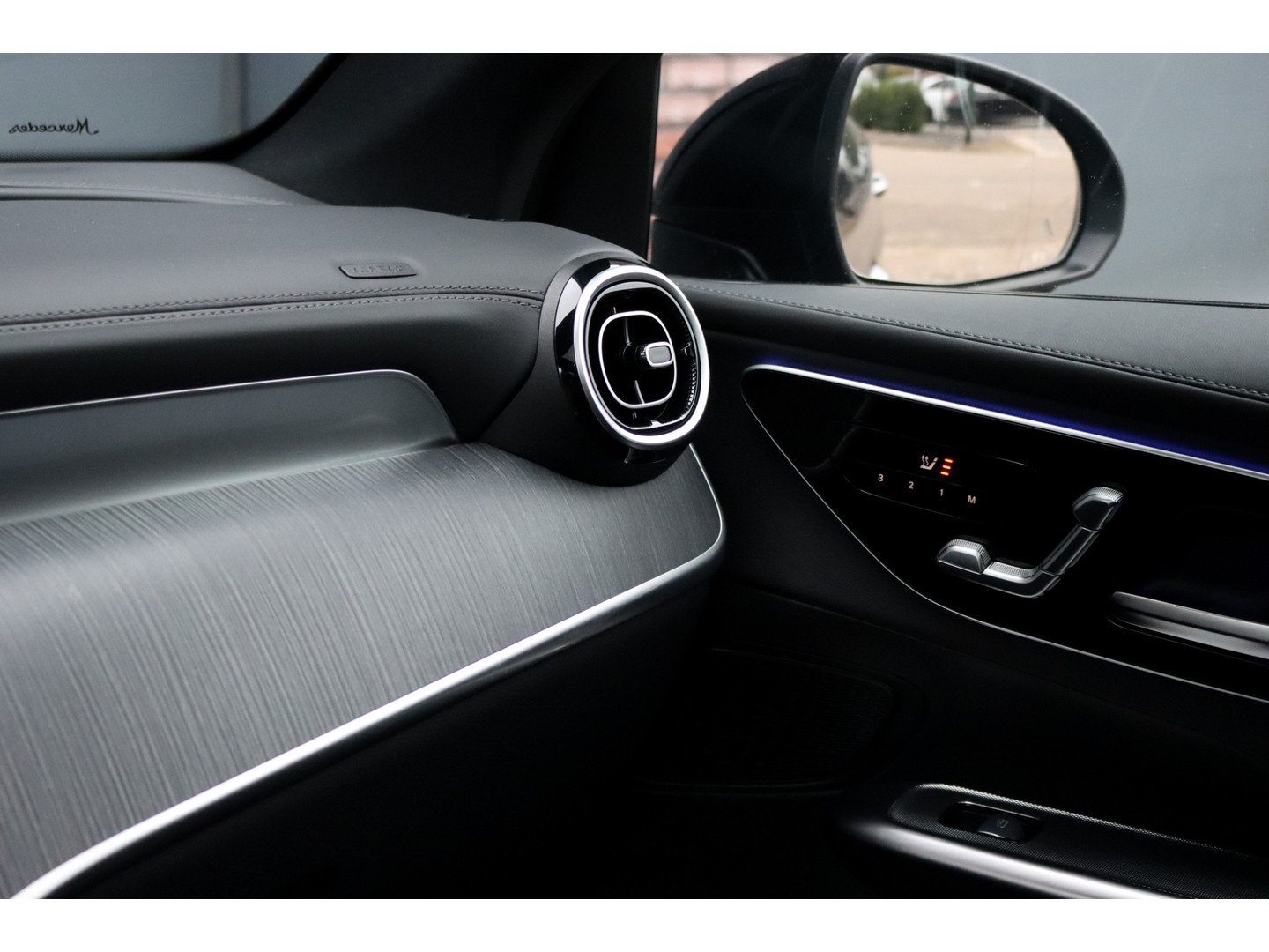 Mercedes-Benz Mercedes-Benz