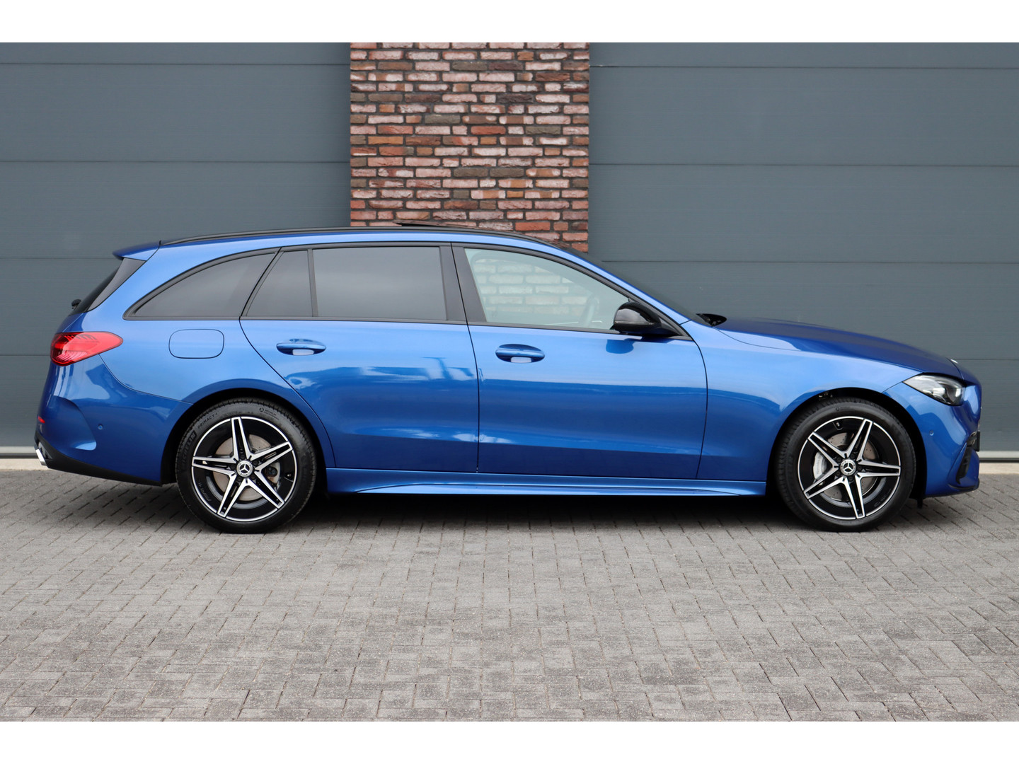 Mercedes-Benz Mercedes-Benz