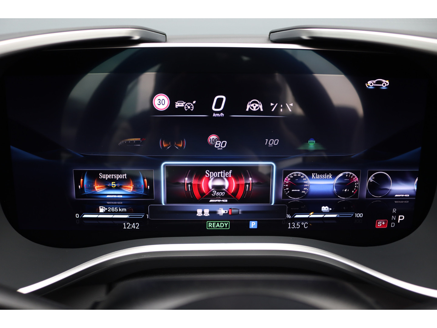 Mercedes-Benz Mercedes-Benz