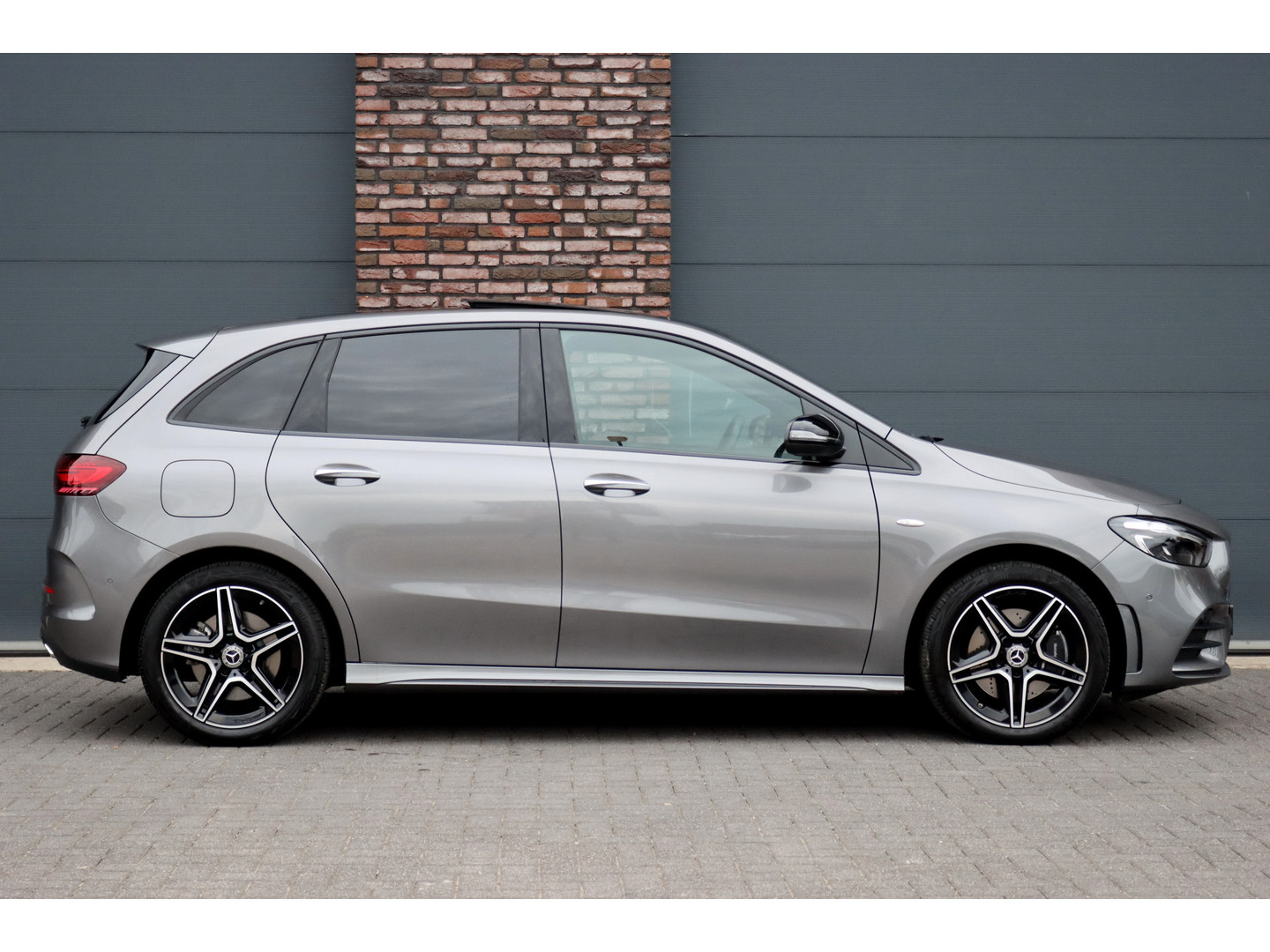 Mercedes-Benz Mercedes-Benz