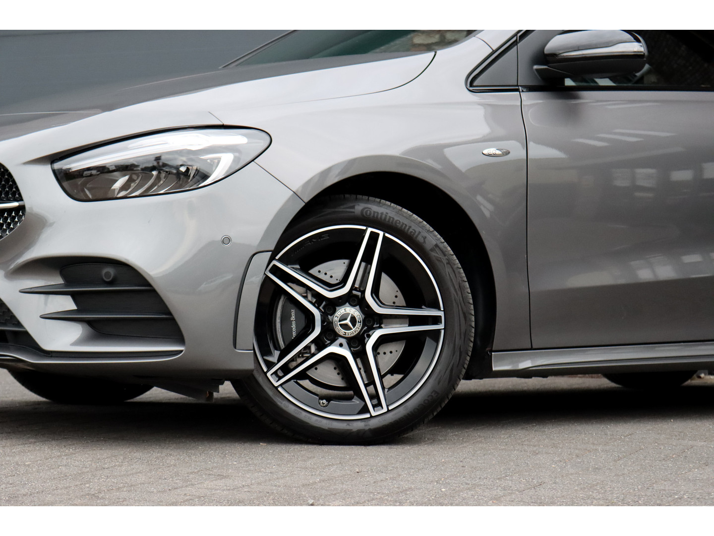 Mercedes-Benz Mercedes-Benz