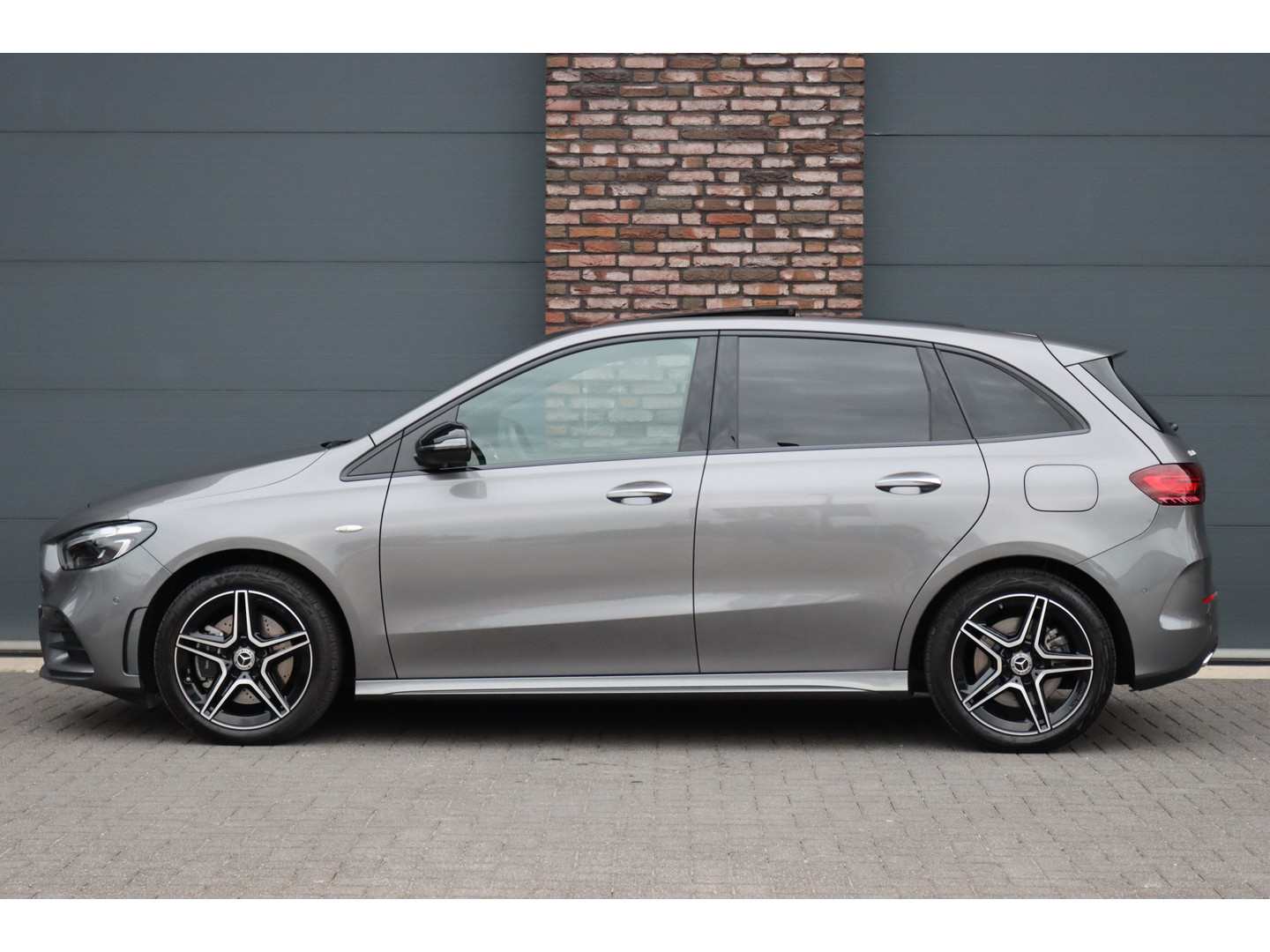 Mercedes-Benz Mercedes-Benz