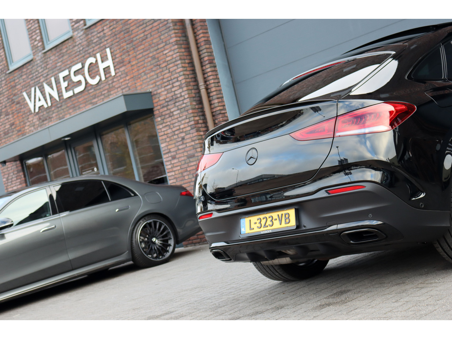 Mercedes-Benz Mercedes-Benz