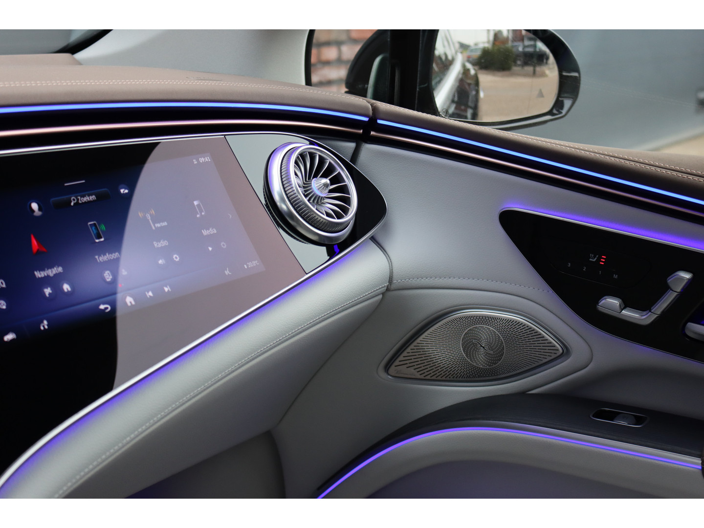 Mercedes-Benz Mercedes-Benz