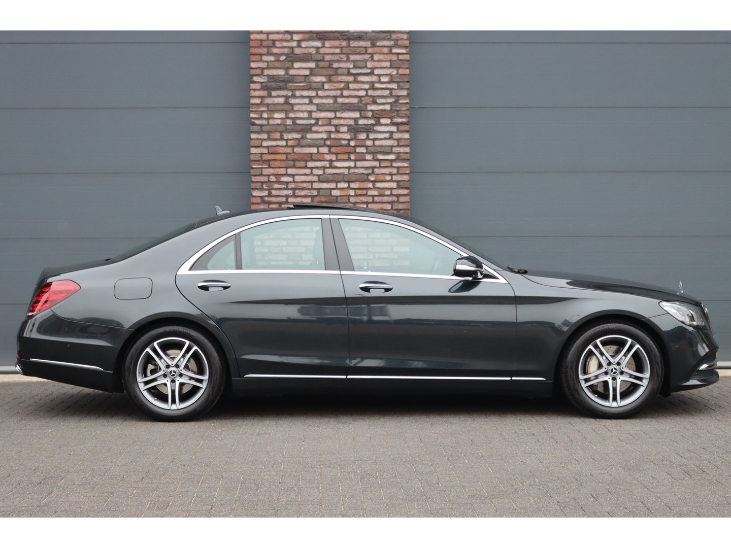 Mercedes-Benz Mercedes-Benz