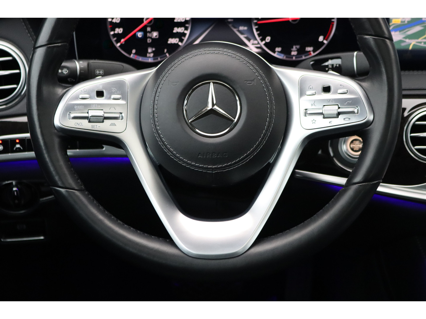 Mercedes-Benz Mercedes-Benz