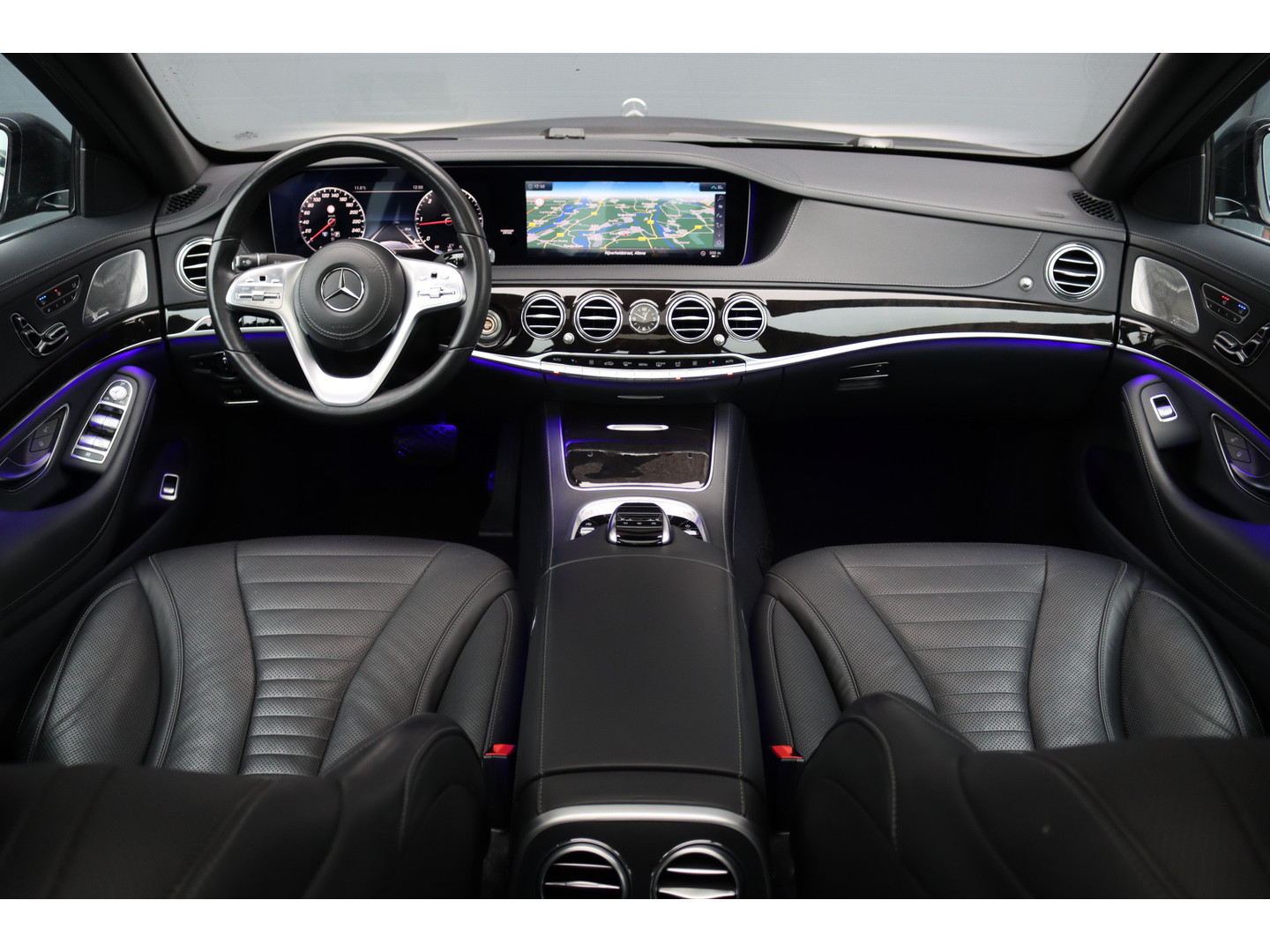 Mercedes-Benz Mercedes-Benz