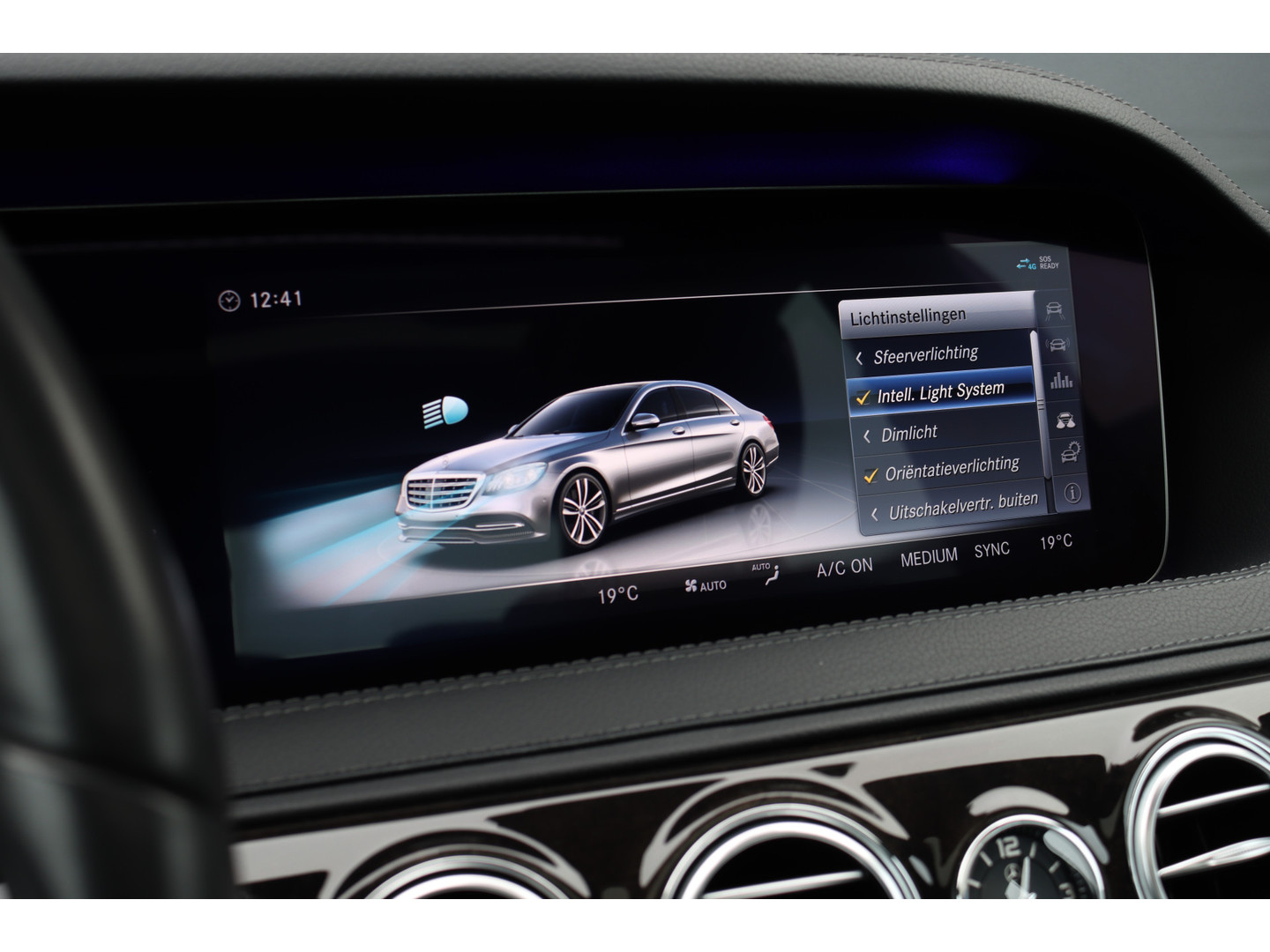 Mercedes-Benz Mercedes-Benz