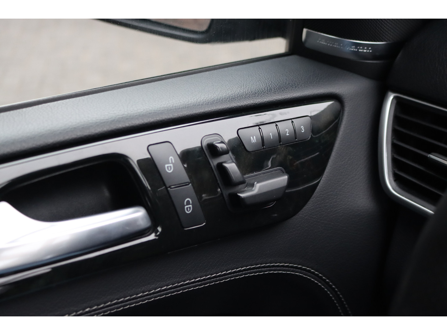 Mercedes-Benz Mercedes-Benz