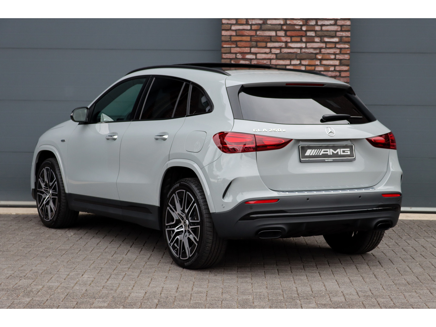 Mercedes-Benz Mercedes-Benz