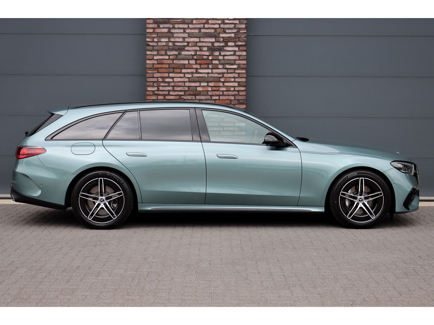 Mercedes-Benz Mercedes-Benz