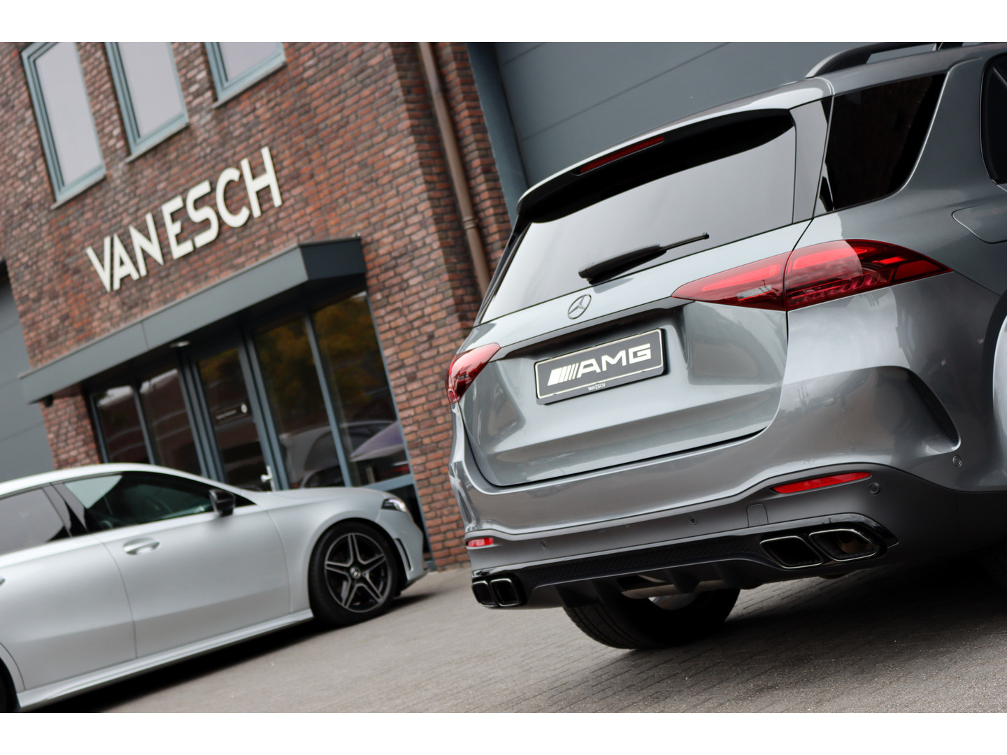 Mercedes-Benz Mercedes-Benz