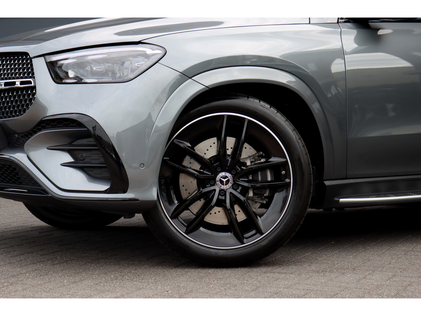 Mercedes-Benz Mercedes-Benz