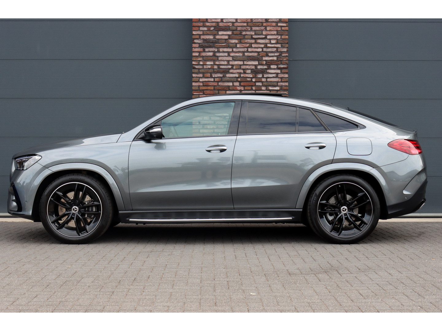 Mercedes-Benz Mercedes-Benz